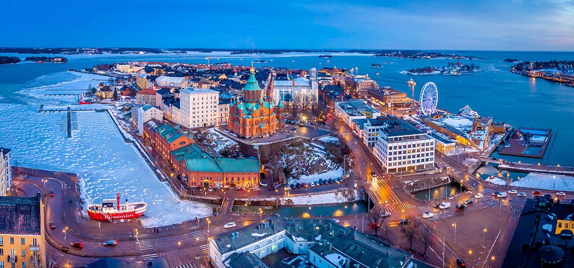 Abendliches Helsinki im Winter, Finnland