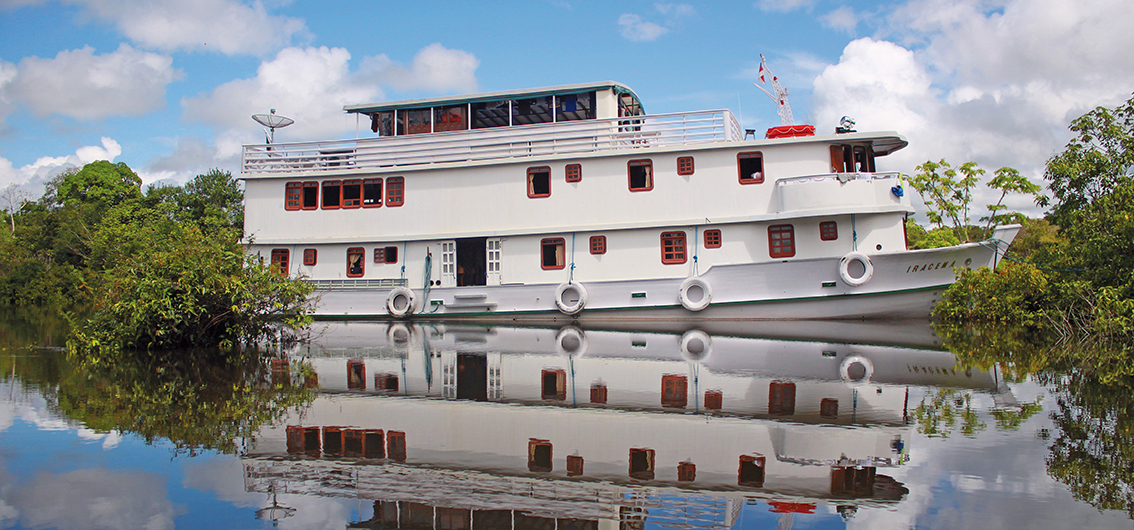 Das Expeditionsschiff Iracema auf dem Amazonas