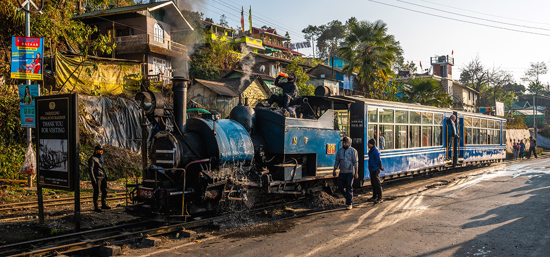 Day 10. On the Darjeeling Railway to the Himalayas 