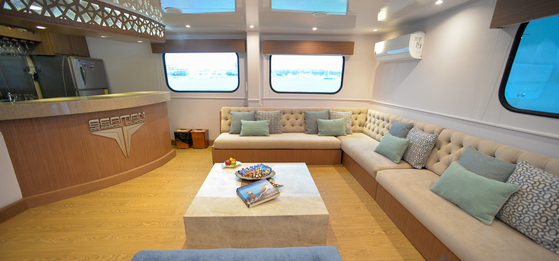 MC Galápagos Seaman Journey Innen-Lounge
