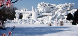 Skulptur beim Eisfestival in Harbin