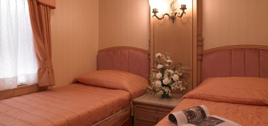 golden_chariot-zweibett-abteil---x.jpg