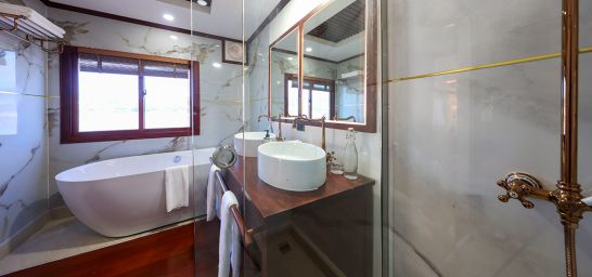 Mekong-Star-Signature-Suite-Bathroom@Holger-Leue_Lernidee-Erlebnisreisen