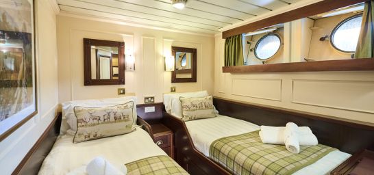 MV_Lord_of_the_Glens_Standard-Kabine-mit-Bullaugen---
