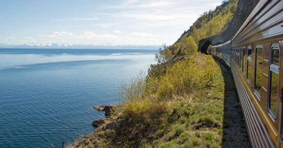 Mit dem Zug am Baikalsee