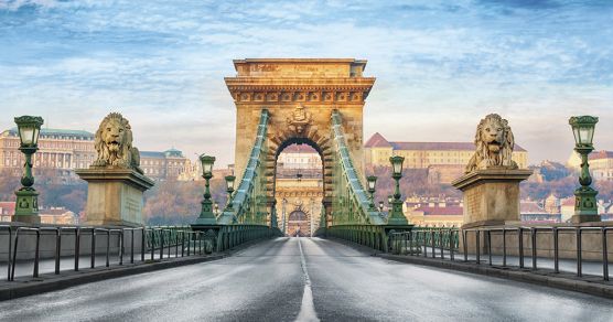 Die Kettenbrücke in Budapest, Ungarn.