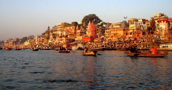 Auf dem Ganges in Varanasi