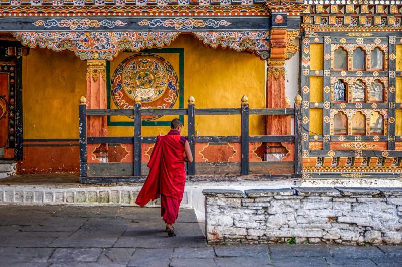 Mönch in der Festung Paro Rinpung Dzong