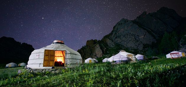 Abendstimmung in Ihrem Jurten-Camp, Monoglei