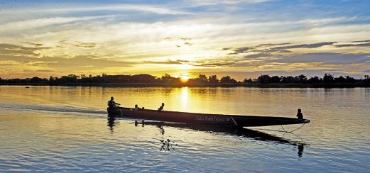 Sonnenuntergang auf dem Sepik-Fluss