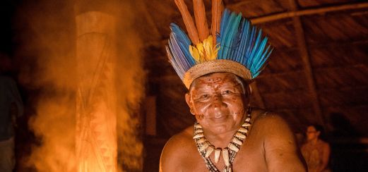 Besuch bei indigenen Menschen am Amazonas