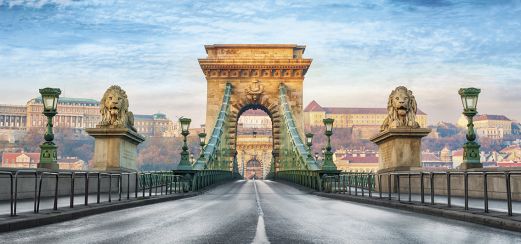 Die Kettenbrücke in Budapest, Ungarn. Die Kettenbrücke in Budapest, Ungarn.
