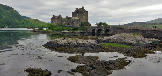 Eilean Donan Castle, Drehort für den James Bond-Film The World Is Not Enough Eilean Donan Castle, Drehort für den James Bond-Film The World Is Not Enough
