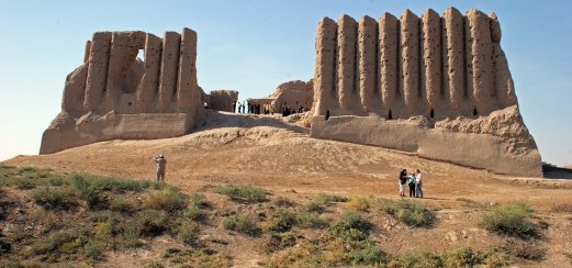 Die Perle des Ostens: Ruinen der Stadt Merw. Große Kyz Kala Festung in Merw, Turkmenistan.