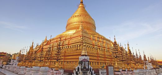 Shwedagon-Pagode in Yangon, Myanmar. Shwedagon-Pagode in Yangon, Myanmar.