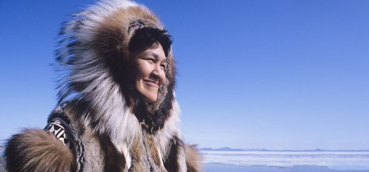 Traditionelle Kleidung der Inuit
