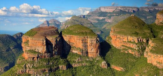 Typische Felsformation der Drakensberge