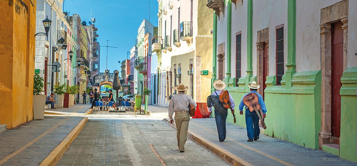 Mariachi auf den Straßen des kolonialen Campeche, Mexiko.