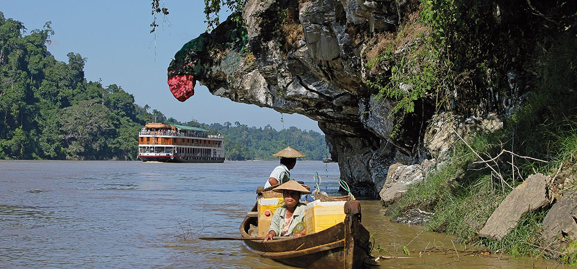 Ihr Schiff RV Paukan 1947 unterwegs auf dem Irrawaddy