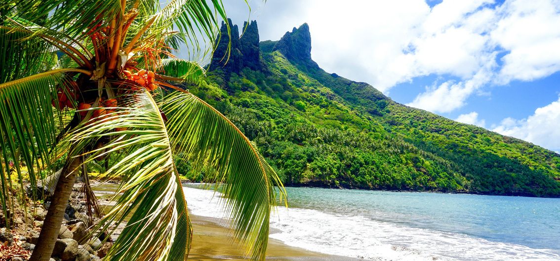 Bucht der geheimnisvollen Insel Nuku Hiva