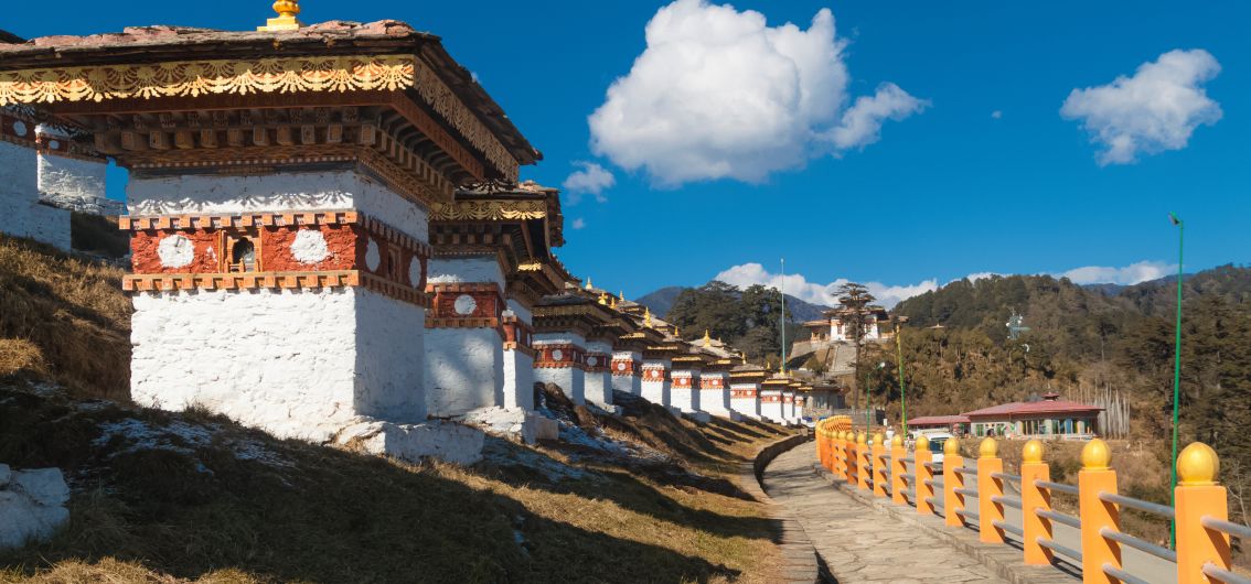 Die endlosen Chorten des Dochula-Passes