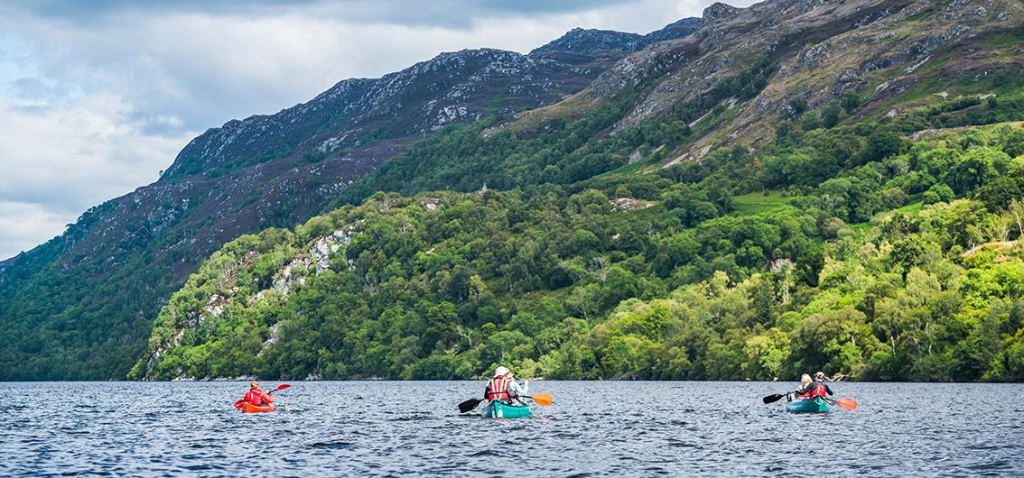 Kanufahrt durch Loch Ness