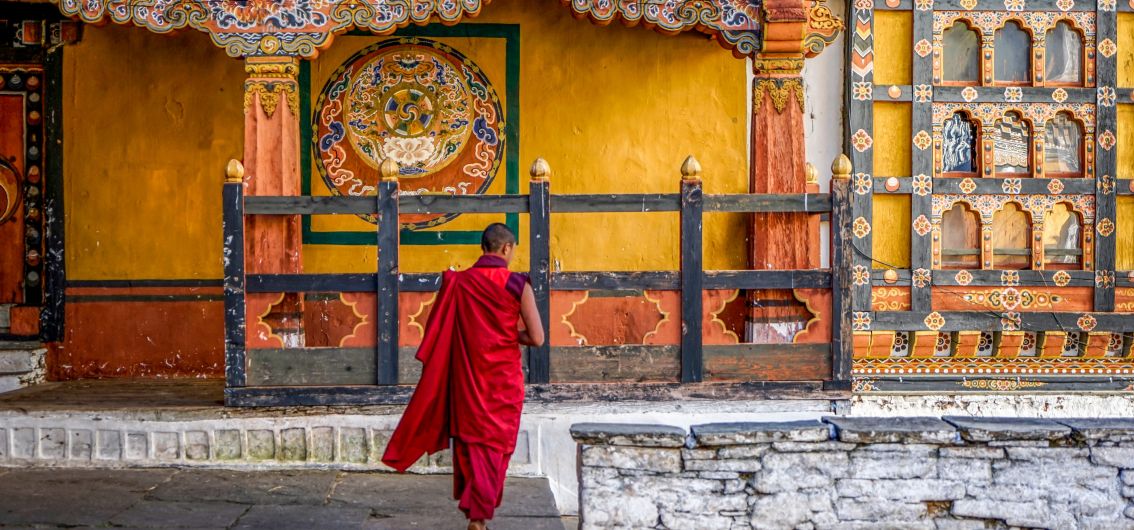 Mönch in der Festung Paro Rinpung Dzong 