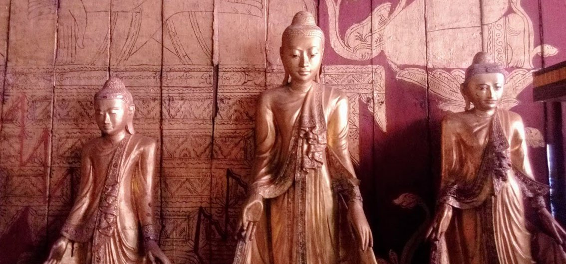 Statuen im Kloster von Kyidaw, Myanmar