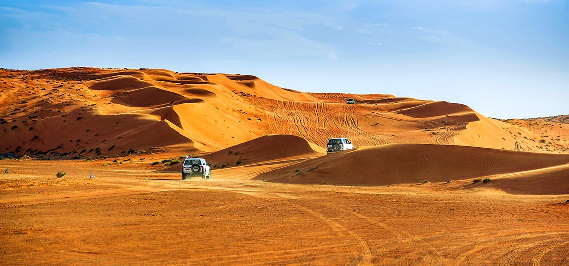 Per Jeep durch das rote Dünenmeer der Wahiba Sands
