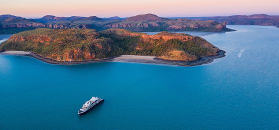 Expeditions-Yacht Le Lapérouse vor der Küste Australiens