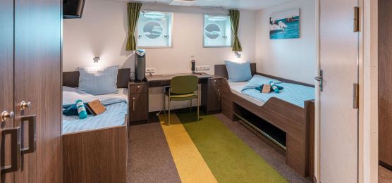 MS-Ortelius_2-Bett-Kabine-mit-Bullauge MS-Ortelius_2-Bett-Kabine-mit-Bullauge