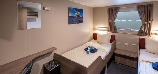 MS Plancius_Superior-(TWN-Fenster)_OKF07588 MS Plancius_Superior-(TWN-Fenster)_OKF07588