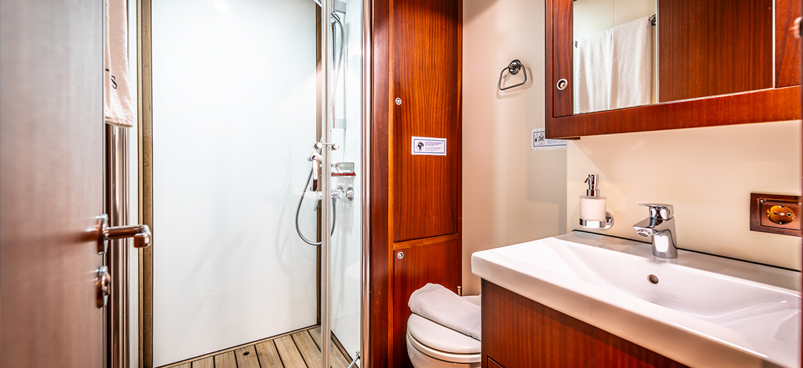 Badezimmer an Bord der Chronos Badezimmer an Bord der Chronos