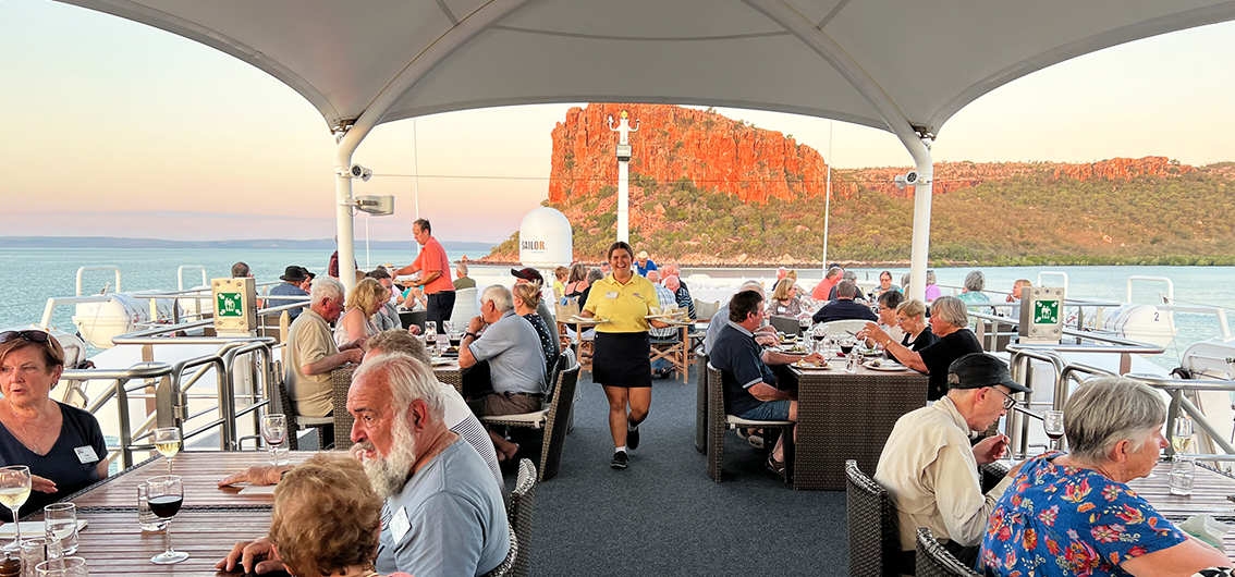 BBQ auf der Coral Dicoverer am Raft Point Naomi