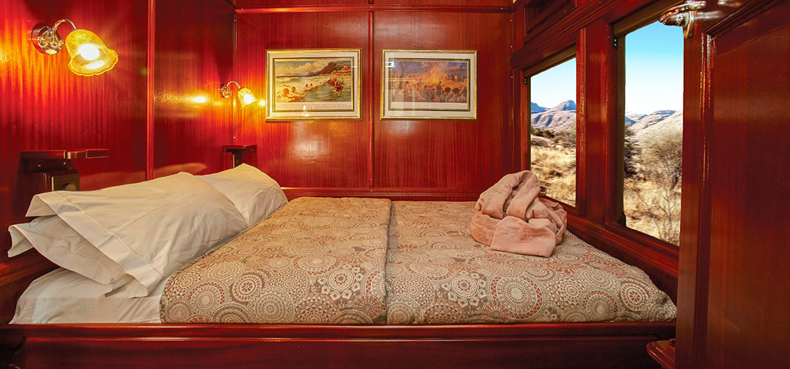 African Explorer-Kategorie-Elefant-mit-Doppelbett-(quer-zum-Zug)-