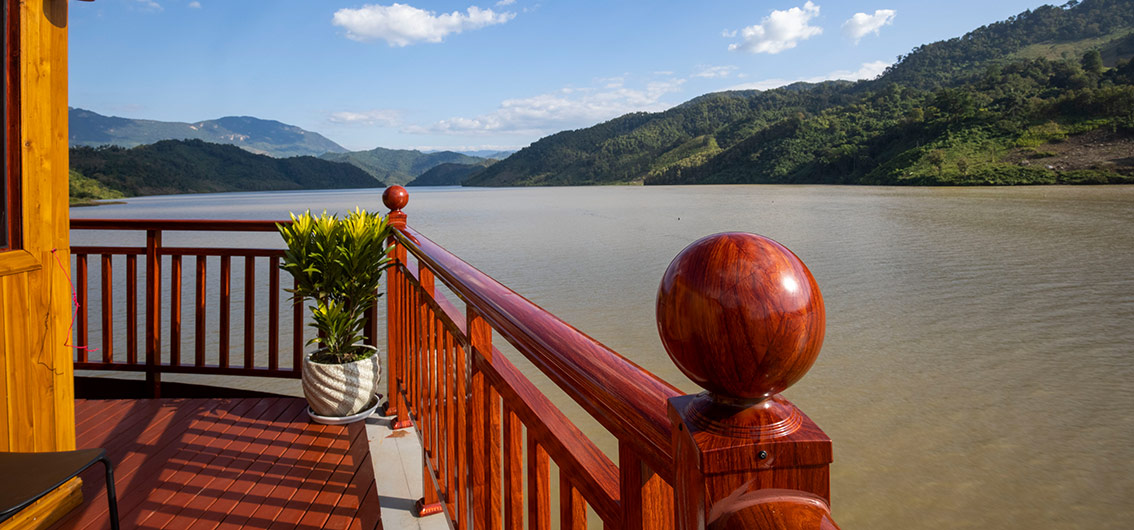 Mekong-Star-Deck-Reling