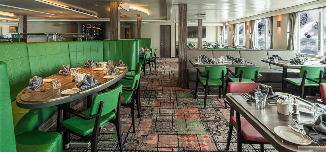 MS-Hondius_Restaurant