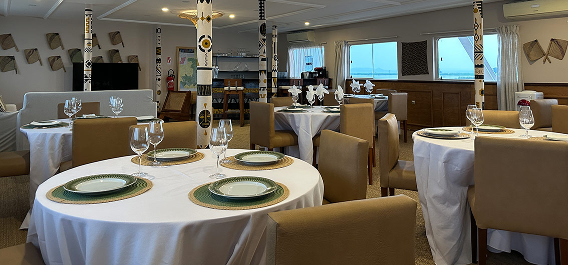 MS-Princesse-Ngalessa_189_Restaurant-