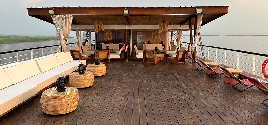 MS-Princesse-Ngalessa_189_Sonnendeck-