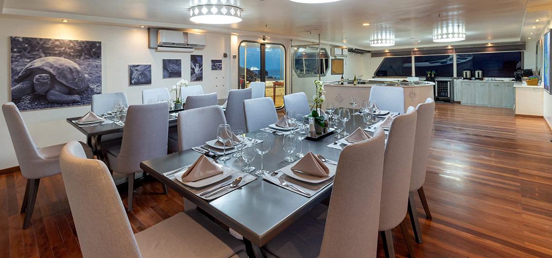 Trimaran-Horizon_Restaurant---Credit Royal Galapagos